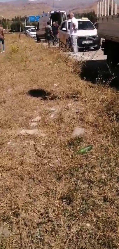 Otomobil tarlaya uçtu, 1 yaralı