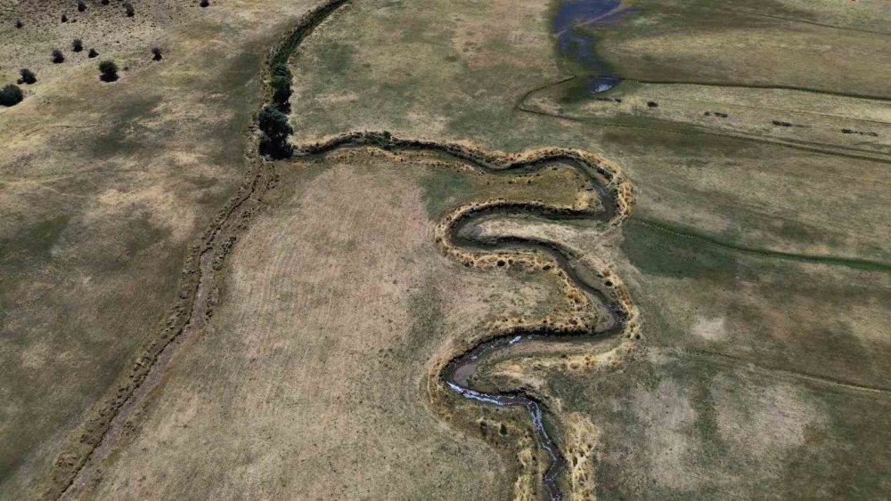 Doğa harikası Güzeldere kuraklığın pençesinde