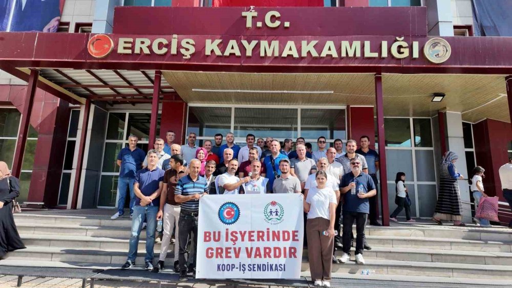 Erciş SYDV çalışanları greve başladı