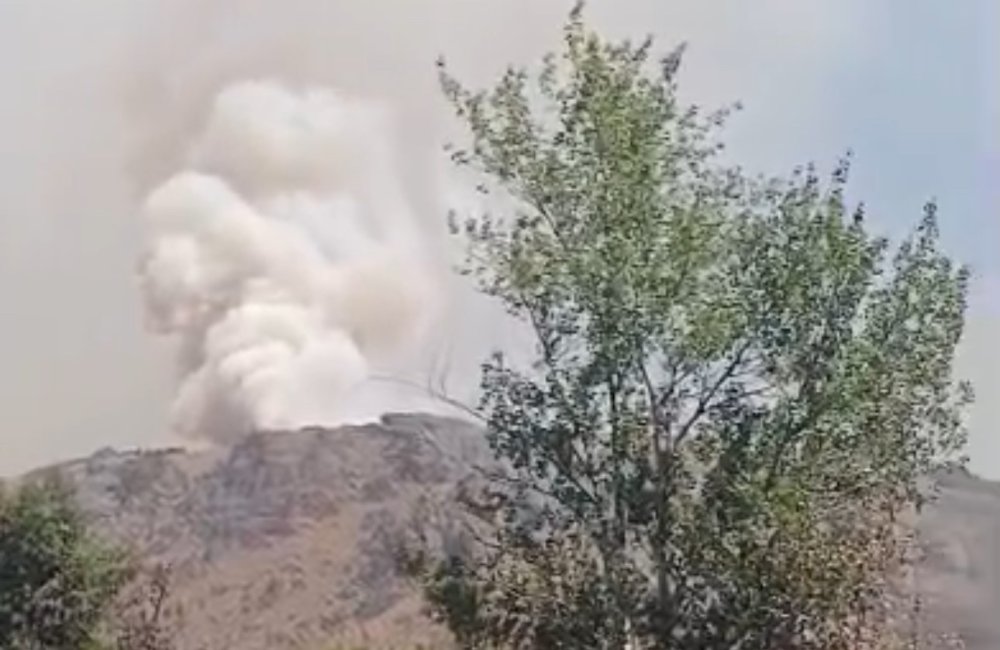 İran sınırında yangın: Vatandaşlar müdahale etti