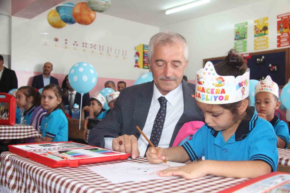 Antep’te 705 bin öğrenci ders başı yaptı