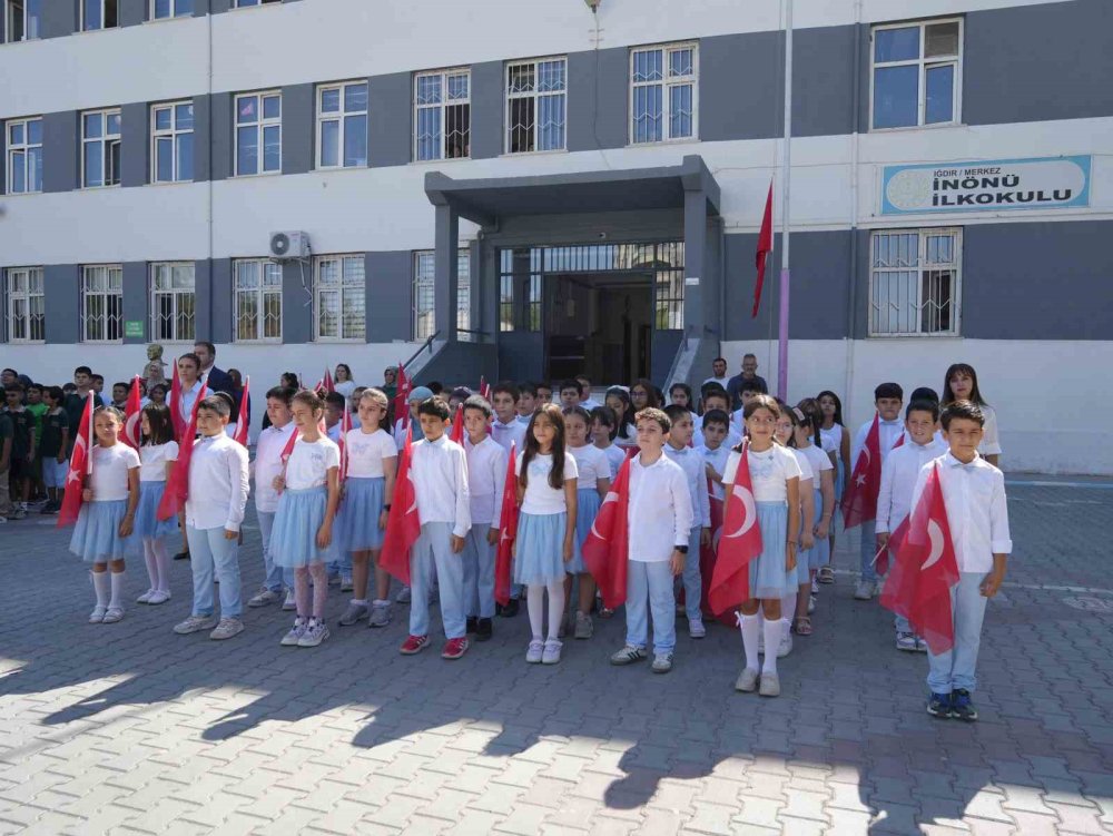 Iğdır’da 302 okulda öğrenciler ders başı yaptı