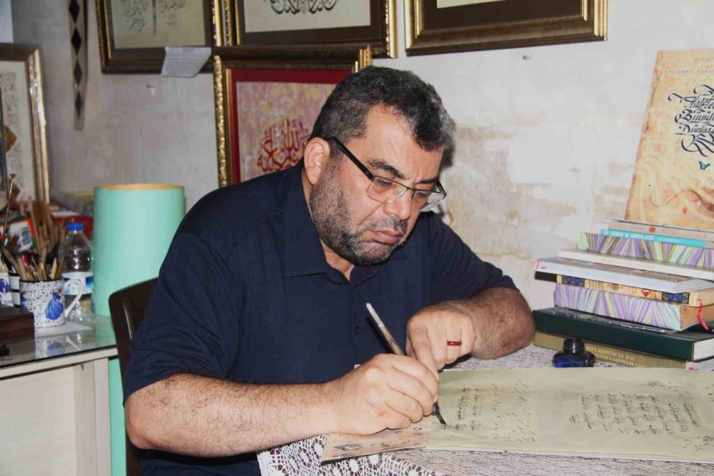 40 yıldır eserlerini nakşediyor