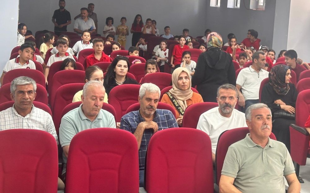 Depremde kaybettiği torunları adına konferans salonu açtı