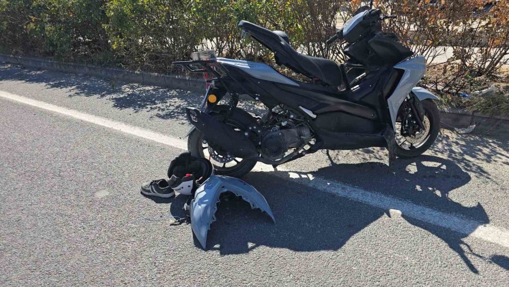 Elazığ’da motorla otomobil çarpıştı: 1’i ağır 2 yaralı