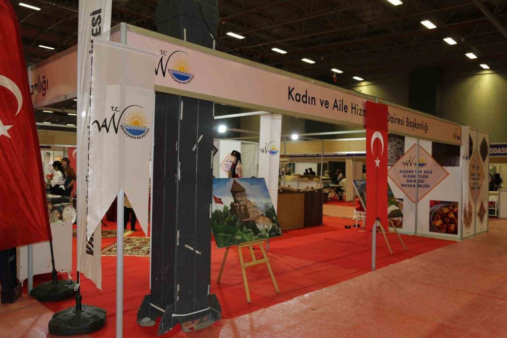 3. Van Gurme ve Gastronomi Fuarı’nda yöresel lezzetleri tanıtılıyor