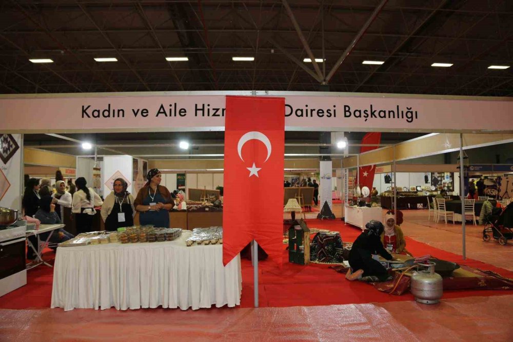 3. Van Gurme ve Gastronomi Fuarı’nda yöresel lezzetleri tanıtılıyor