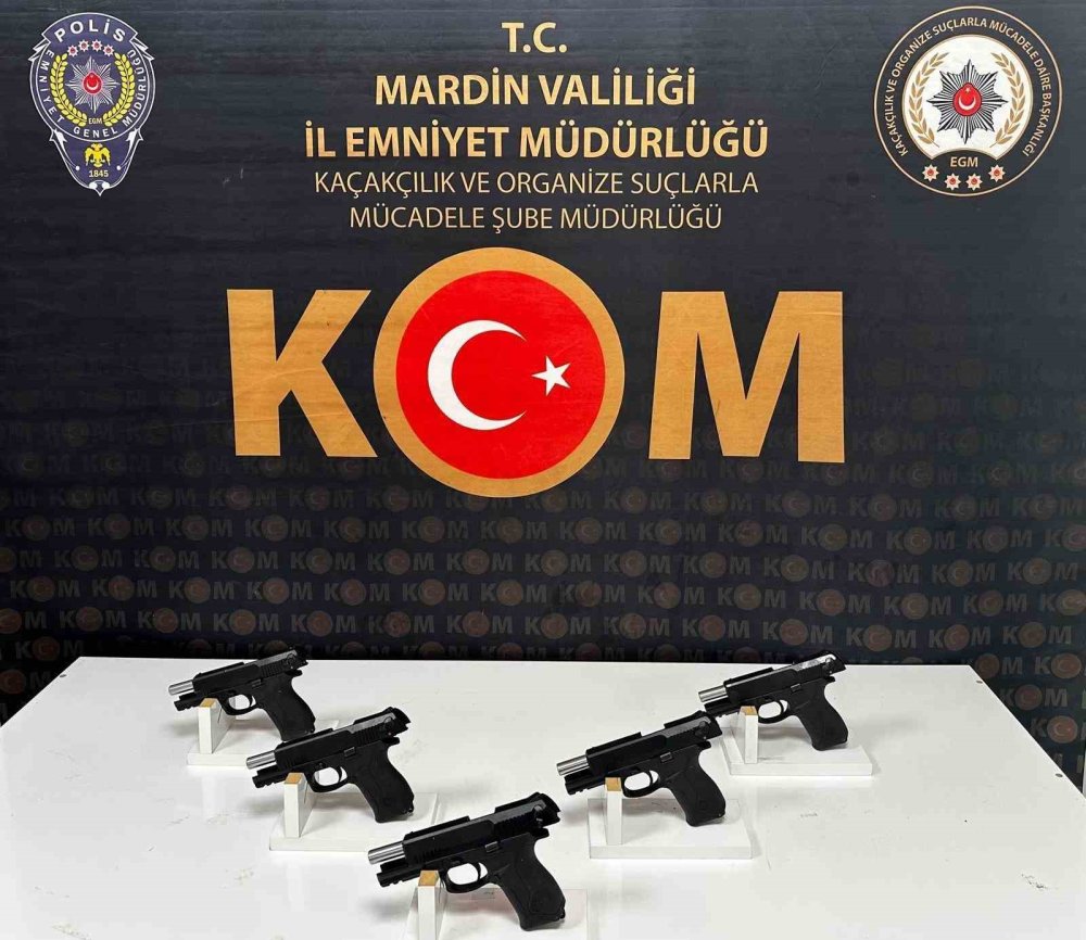 Kızıltepe'de bir araçta 5 ruhsatsız tabanca ele geçirildi, 1 şahıs tutuklandı