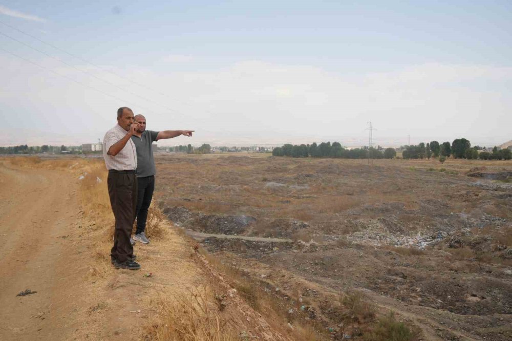 Muş’ta çöp tepkisi: "Oksijen değil, zehir soluyoruz"
