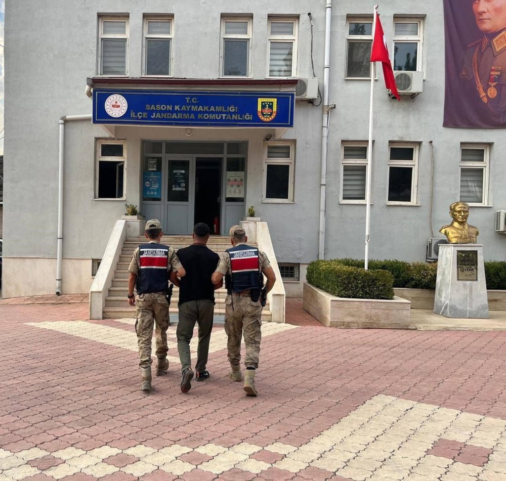 Sason'da 6 kilo 300 gram esrar ele geçirildi