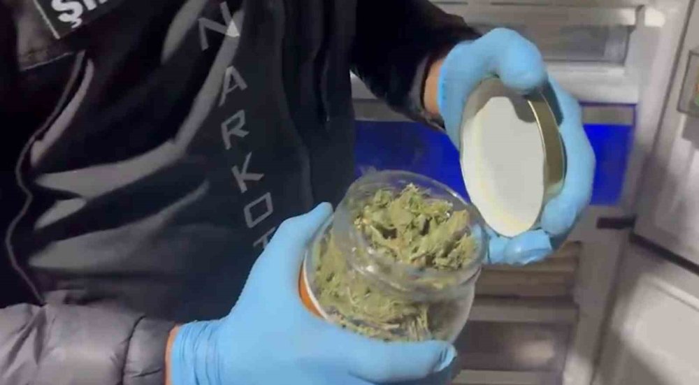 Uyuşturucuyu köy evine sakladı, polise yakayı ele verdi