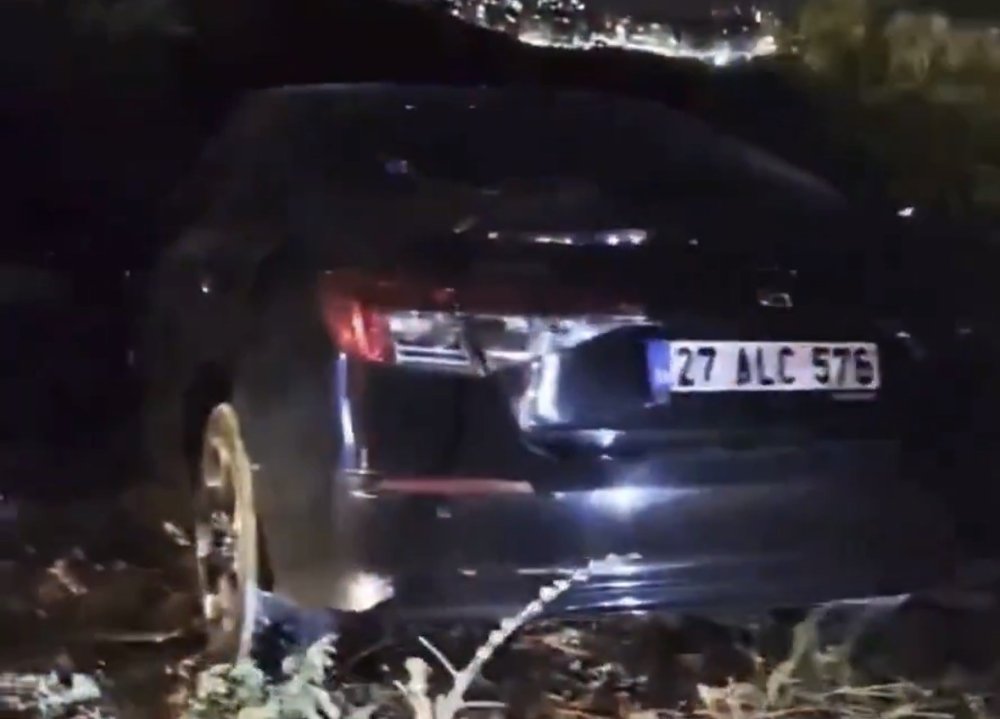 Antep’te çarpışan iki otomobil metrelerce savruldu: 1 ölü, 3 ağır yaralı