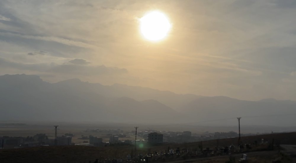 Yüksekova’da toz bulutu etkili oldu