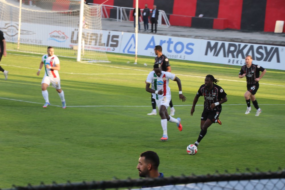 Van Spor FK, Amedspor’u 3-0 mağlup etti