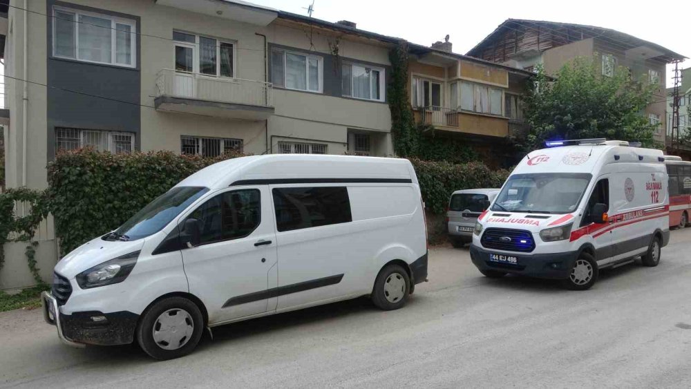 83 yaşındaki adam evinde ölü bulundu