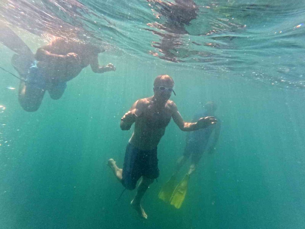 Amatör dalgıçlar, Van Gölü’nde batık Rus şilebini görüntüledi