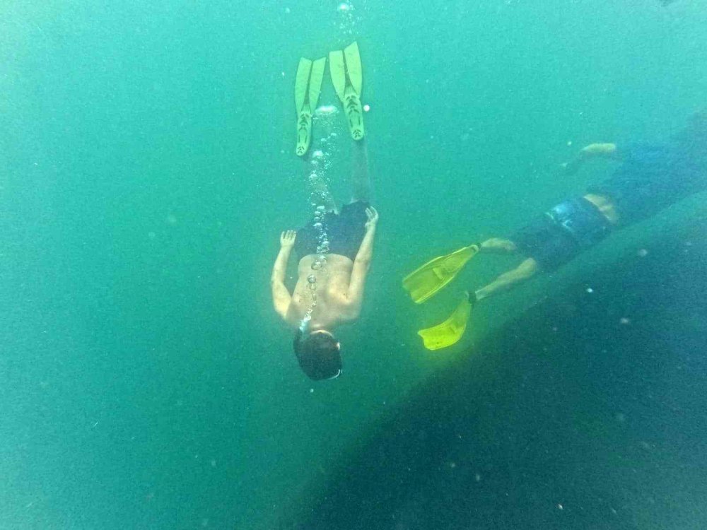 Amatör dalgıçlar, Van Gölü’nde batık Rus şilebini görüntüledi