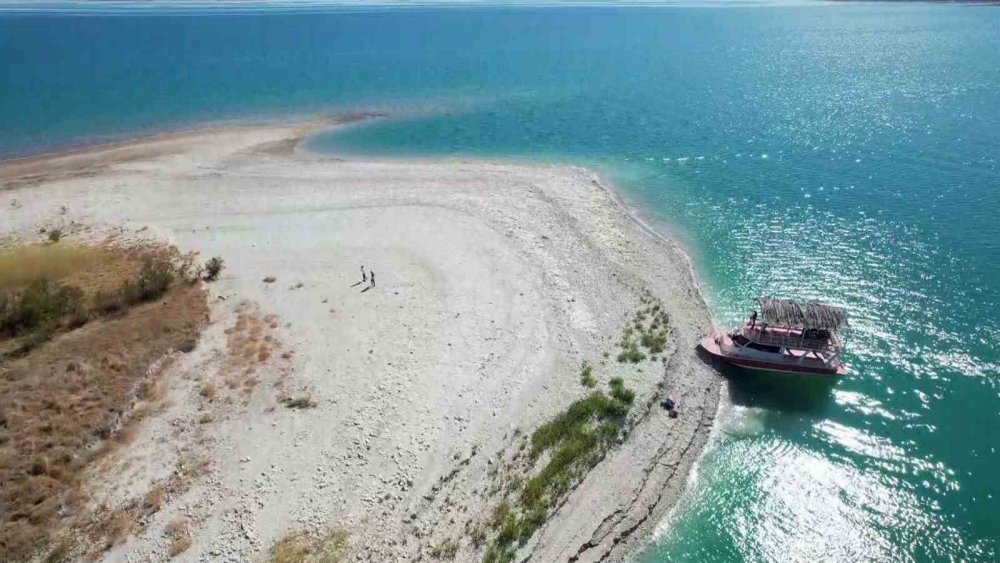 Atatürk Barajı’nda su seviyesinde düşüş