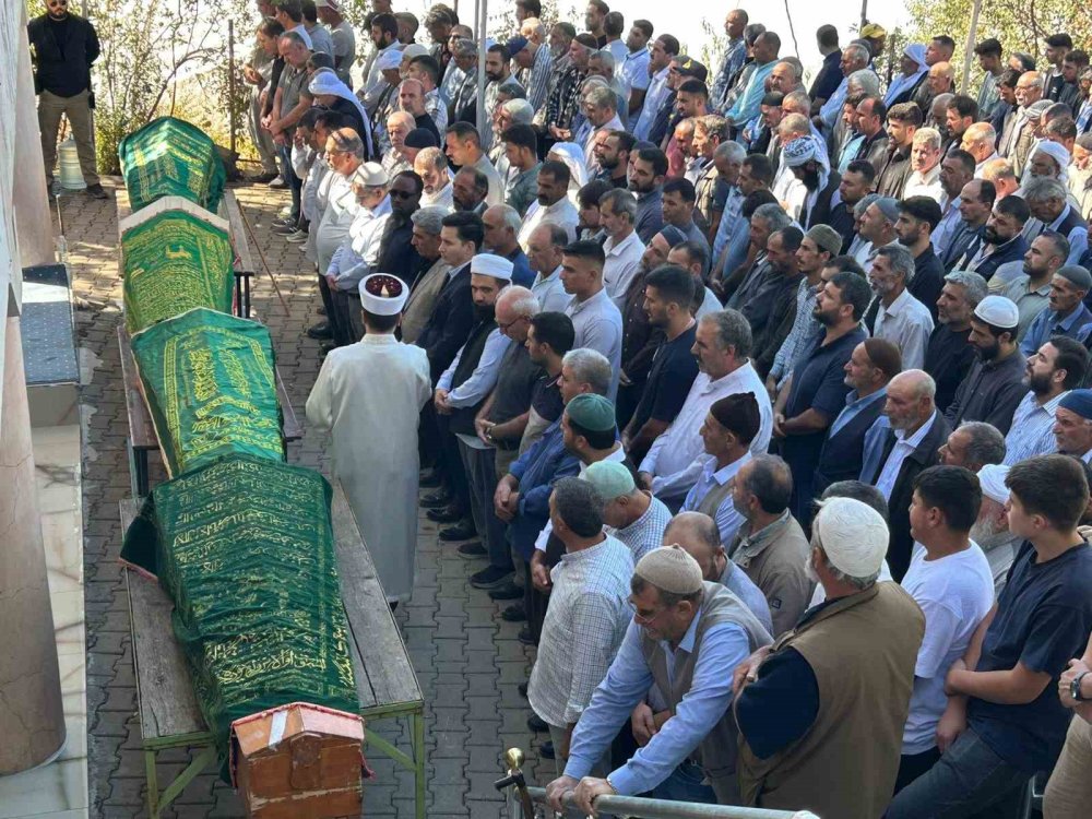 Diyarbakır’daki kuyu faciasında hayatını kaybeden 4 kişi defnedildi