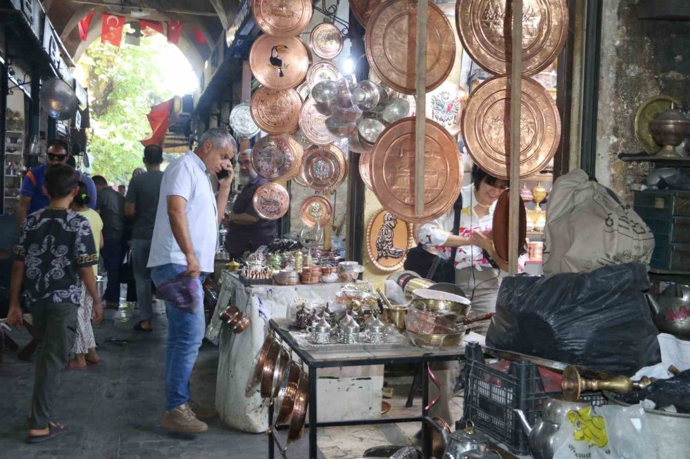 Urfa’da kalay ustası 75 yıldır mesleğini aşkla sürdürüyor