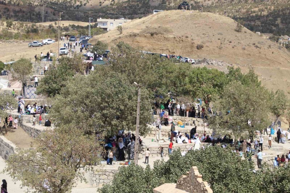 Şırnak’ta 325 yıllık mezarlık ziyareti geleneği 13 bin kişinin katılımıyla gerçekleştirildi