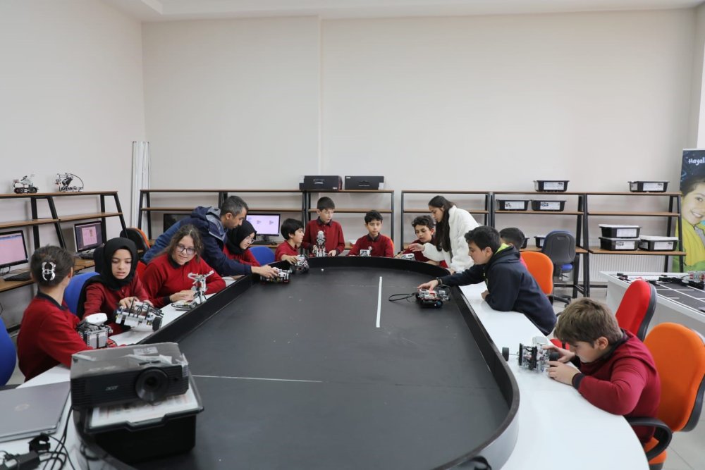 Ağrı’da "KodlAğrı" projesi ile 125 bin öğrenci teknoloji eğitimi alıyor