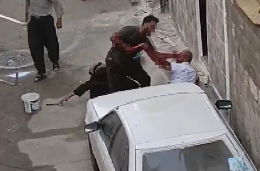 Annesini tekmeleyip ağabeyini bıçaklayarak öldüren şahıs tutuklandı