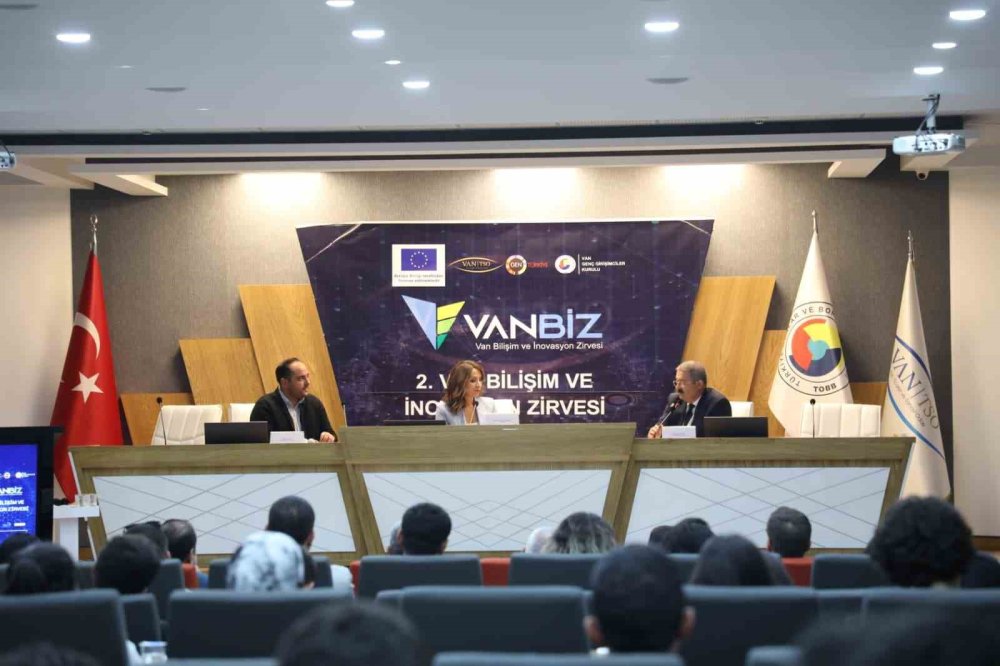 Van Bilişim ve İnovasyon Zirvesi ilgi gördü