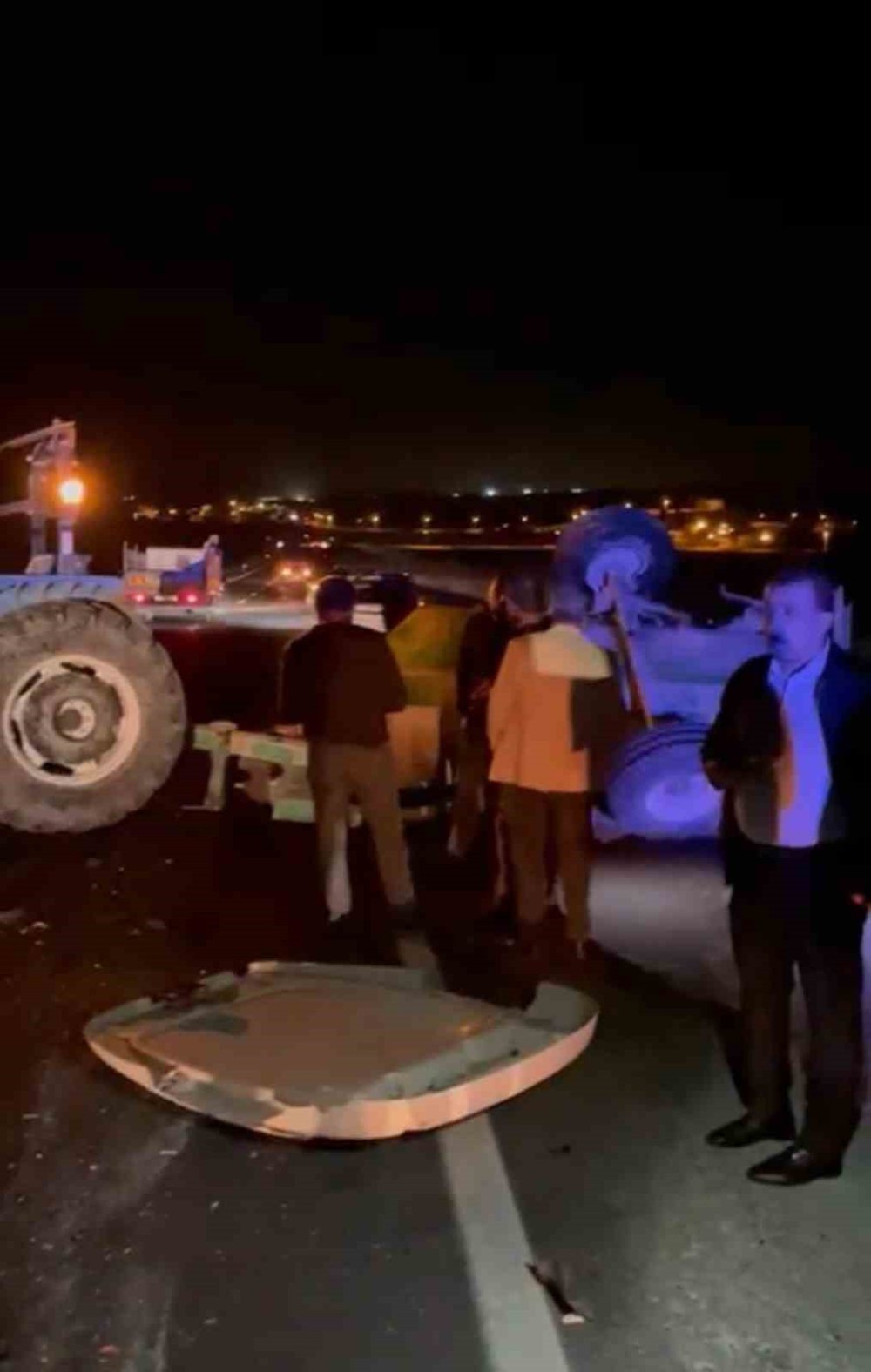 Kurtalan'da hafif ticari araç ile traktör çarpıştı: 2 yaralı