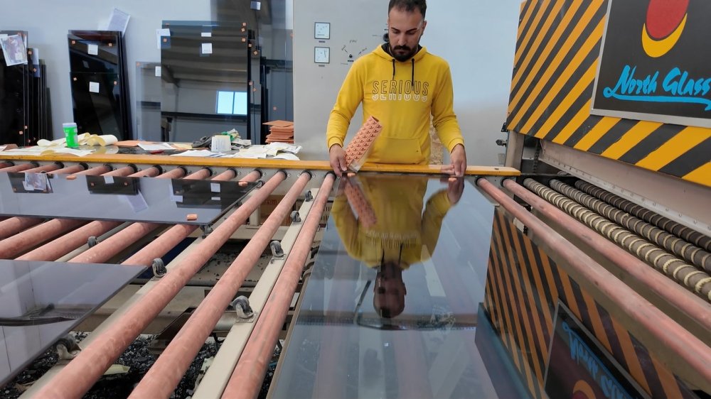 Erciş’te kurulan cam atölyesi bölgenin ihtiyacını karşılıyor