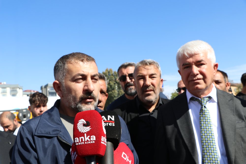 Van'da taksicilerden Rojin için kornalı eylem