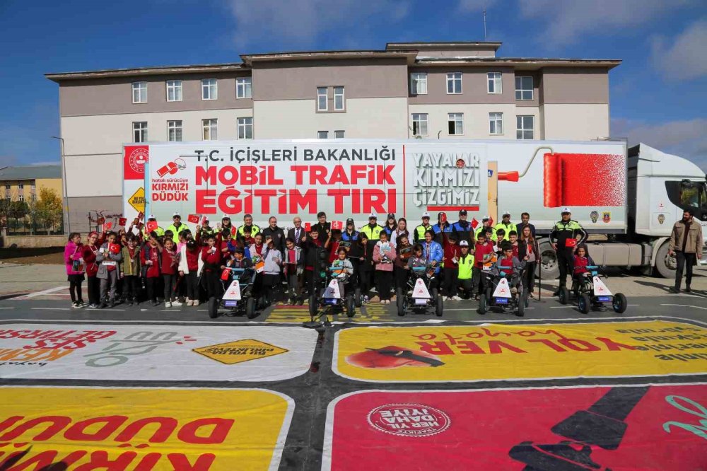 Muş’ta 605 öğrenciye uygulamalı trafik eğitimi verildi