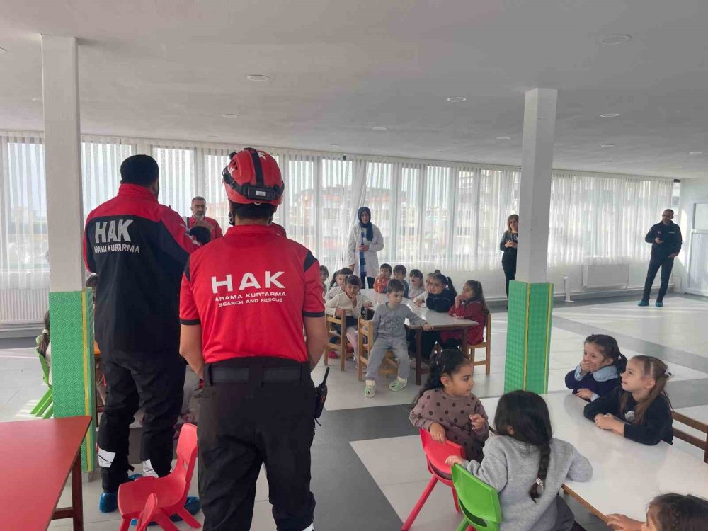 Van’da minik öğrencilere afet bilinci aşılandı