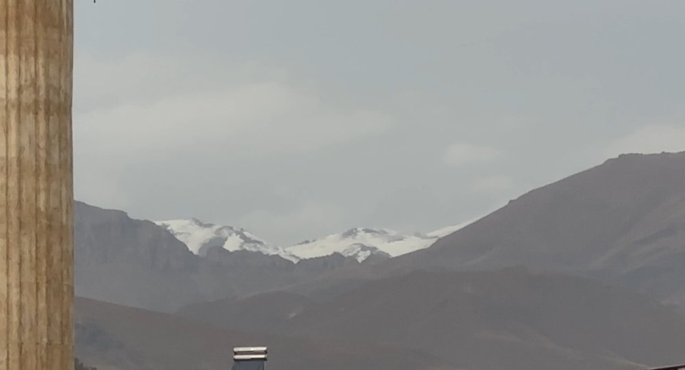 Yüksekova'da Mor Dağı’nın zirvesi de beyaza büründü