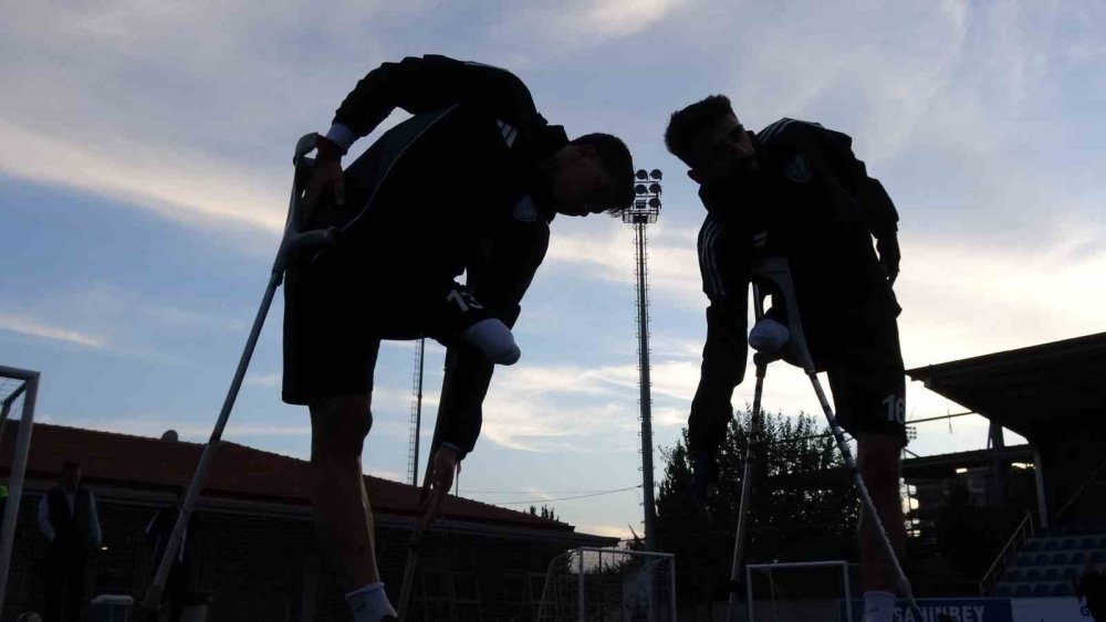Kazada engelli oldu, futbolla hayata döndü