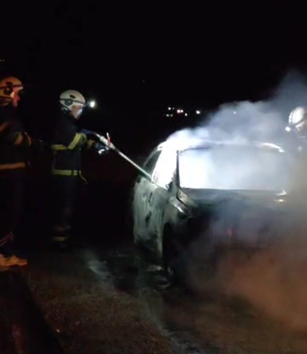 Batman’da seyir halindeki otomobilde yangın çıktı