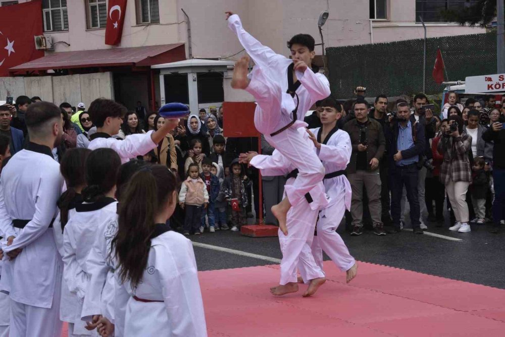 Bitlis’te Cumhuriyet Bayramı kutlandı
