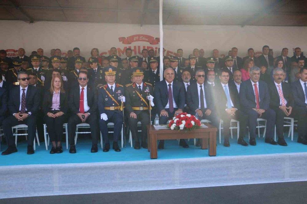 Diyarbakır’da cumhuriyet bayramı kutlaması