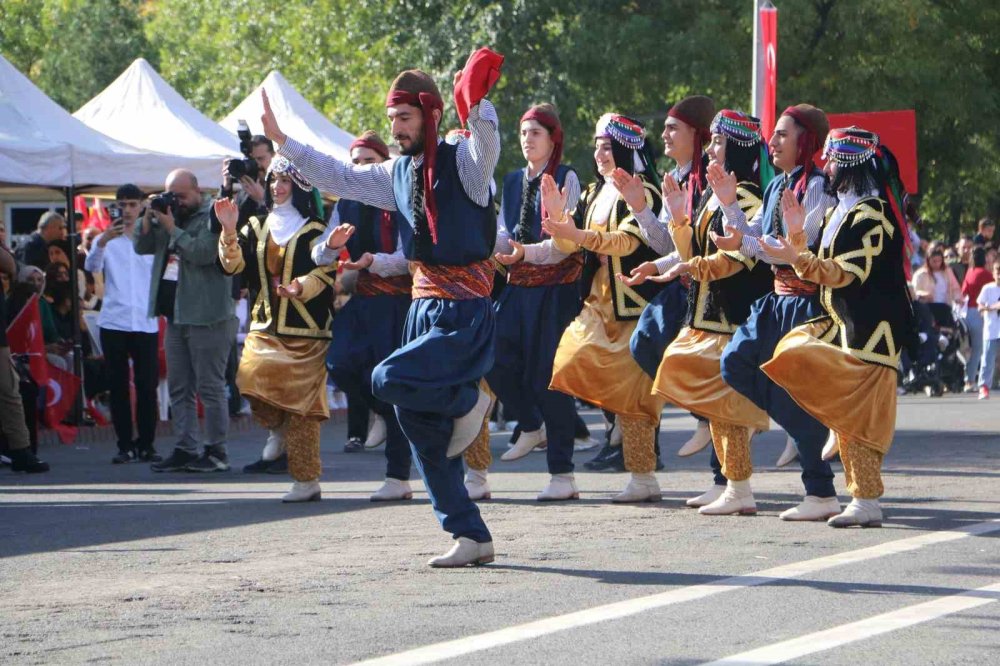 Diyarbakır’da cumhuriyet bayramı kutlaması