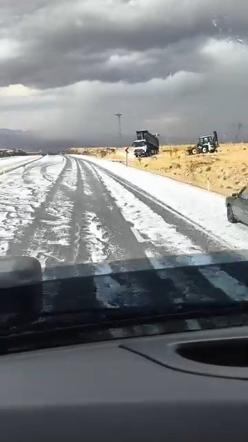 Elazığ’da dolu yağışı etkili oldu
