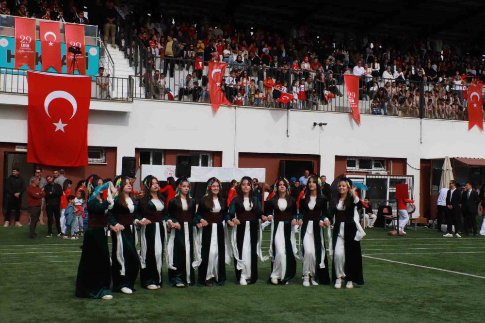 Hakkari’de Cumhuriyet'in 102. kuruluş yıl dönümü kutlandı