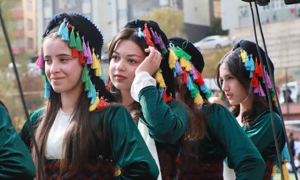 Hakkari’de Cumhuriyet'in 102. kuruluş yıl dönümü kutlandı