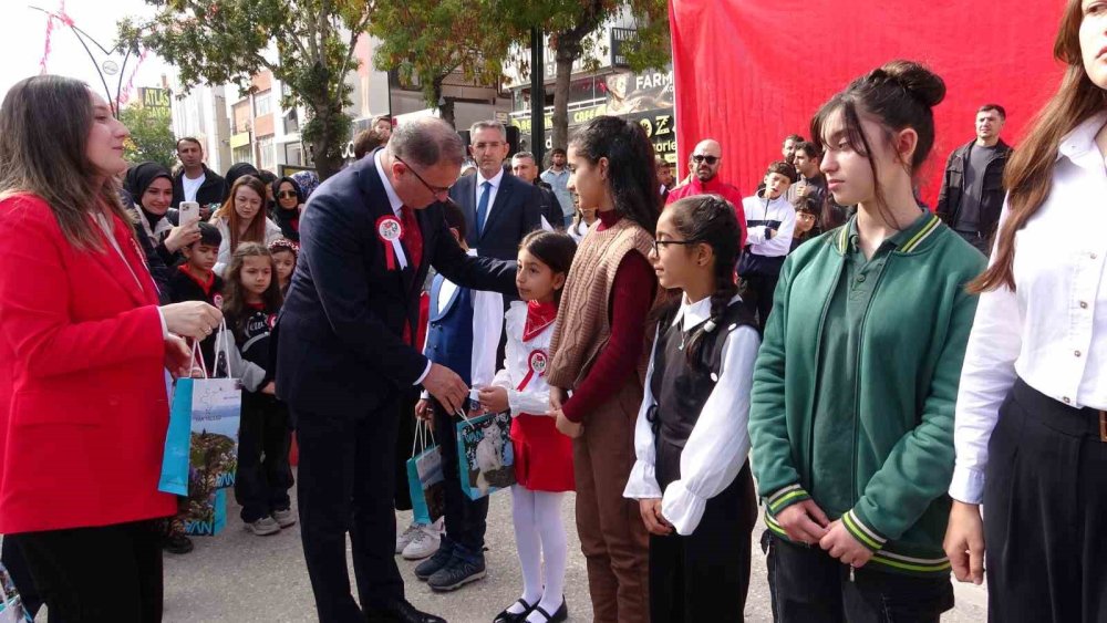Van’da Cumhuriyet Bayramı kutlandı