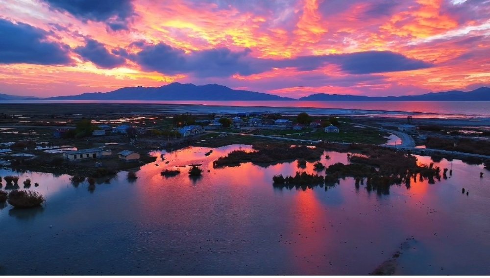 Van'ın Erçek Gölü’nde muhteşem günbatımı