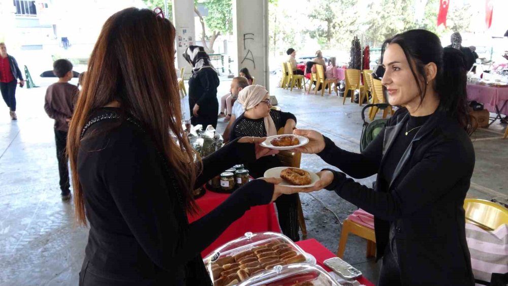 Antep'teki bu çarşıda sadece kadınların el emekleri satılıyor