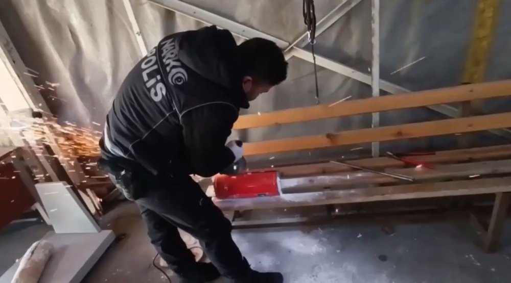 Otobüs bagajında skunk düzeneği: 8 kilo zehir yakalandı