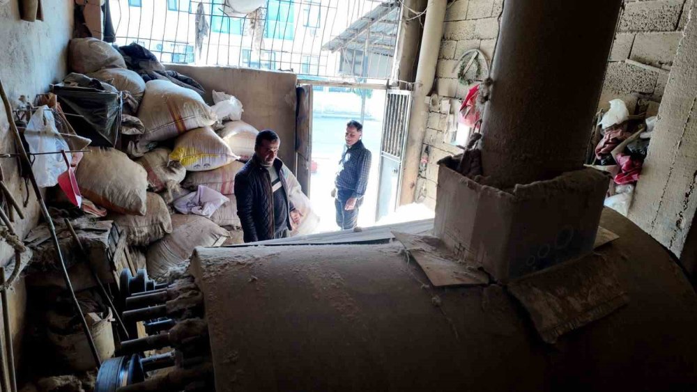 Tiftik atölyesini yün atölyesine çeviren usta, 30 yıldır yün açıyor