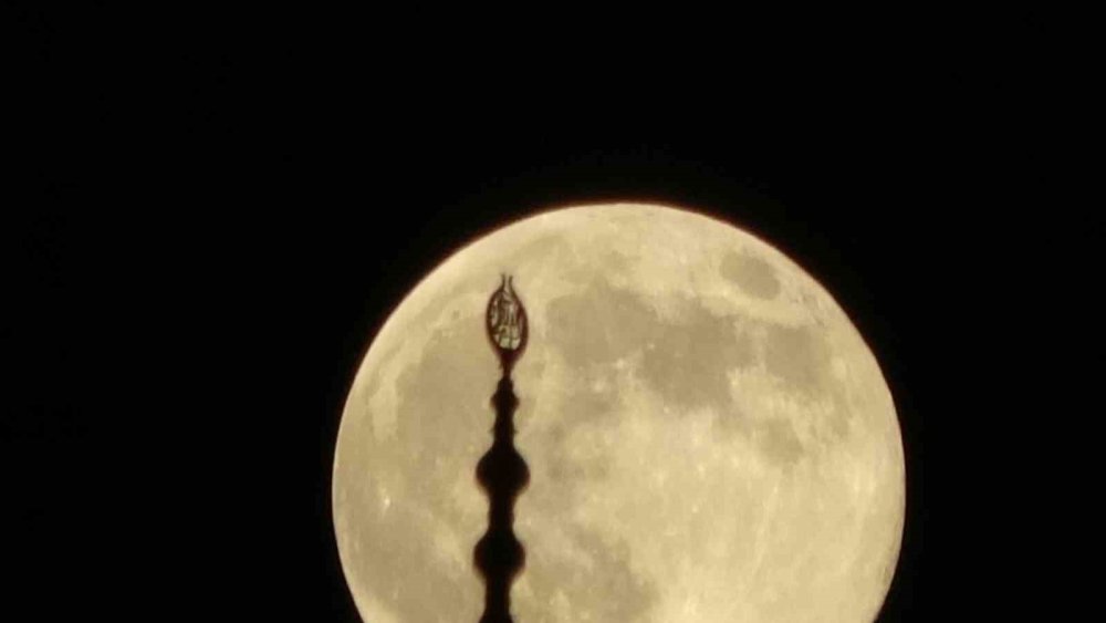 Süper Ay göz kamaştırdı