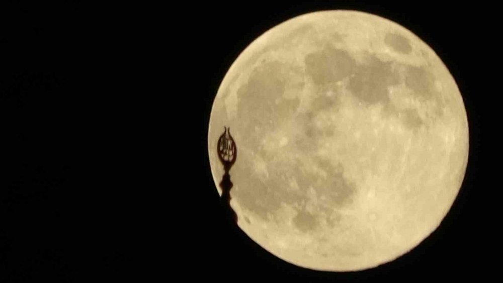 Süper Ay göz kamaştırdı