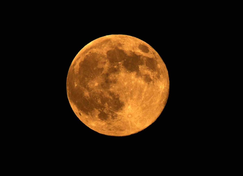 Ahlat’ta "Kunduz Süper Ay" görsel şölen oluşturdu